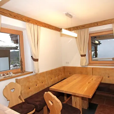 Apartment Enzian H *